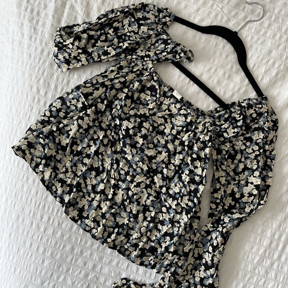 Billabong Floral Square Neck Blouse - Picture 2 of 4